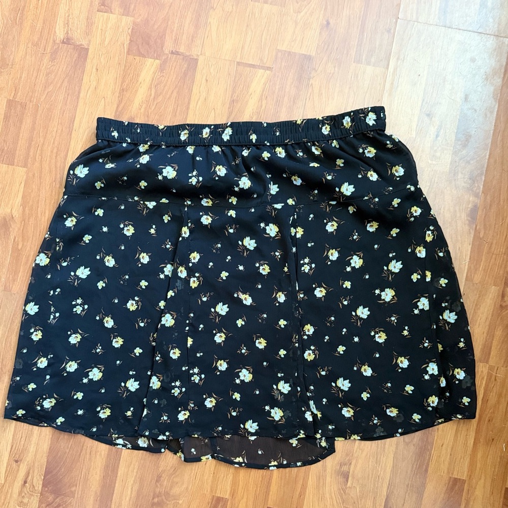 💐Old Navy Floral Skirt💐